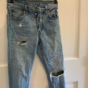 Distressed Levi Skinny Jeans